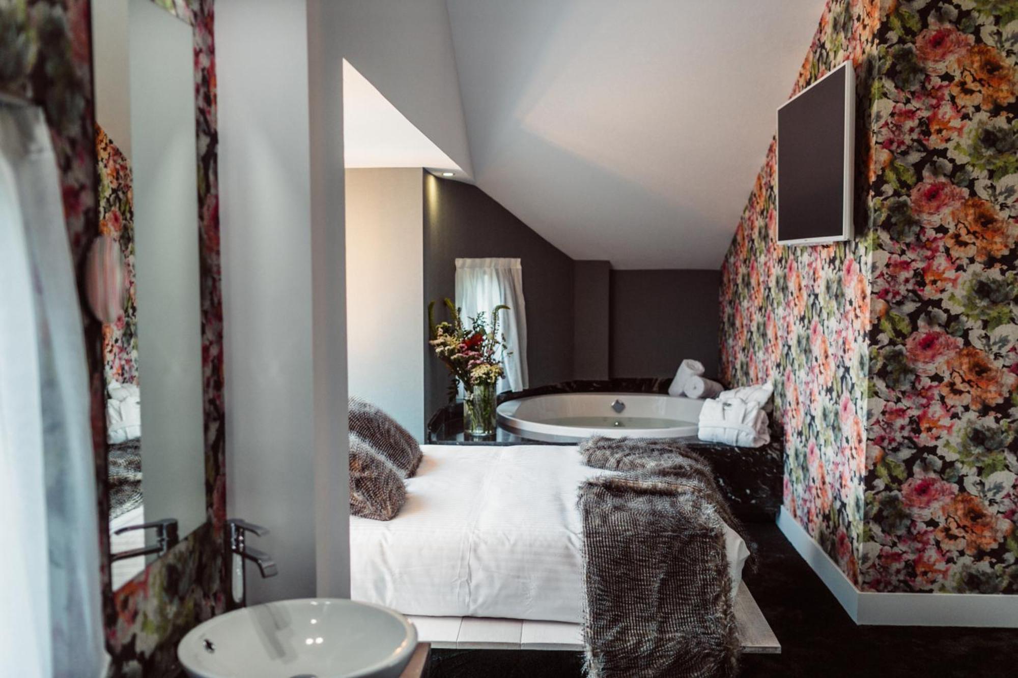 Hotel Cuevas - Adults Only Santillana del Mar Luaran gambar